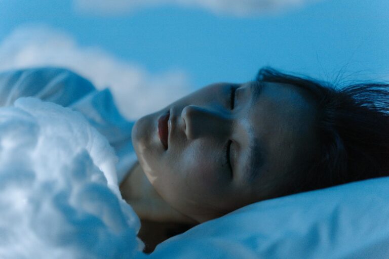 How to Recognize 7 Common Dream Signs for Better Lucid Dreaming