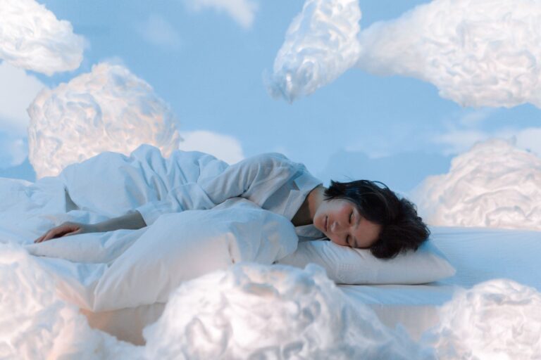 Dreaming of Falling: Causes, Meanings, and What Your Mind Is Telling You - TheDreamFiles