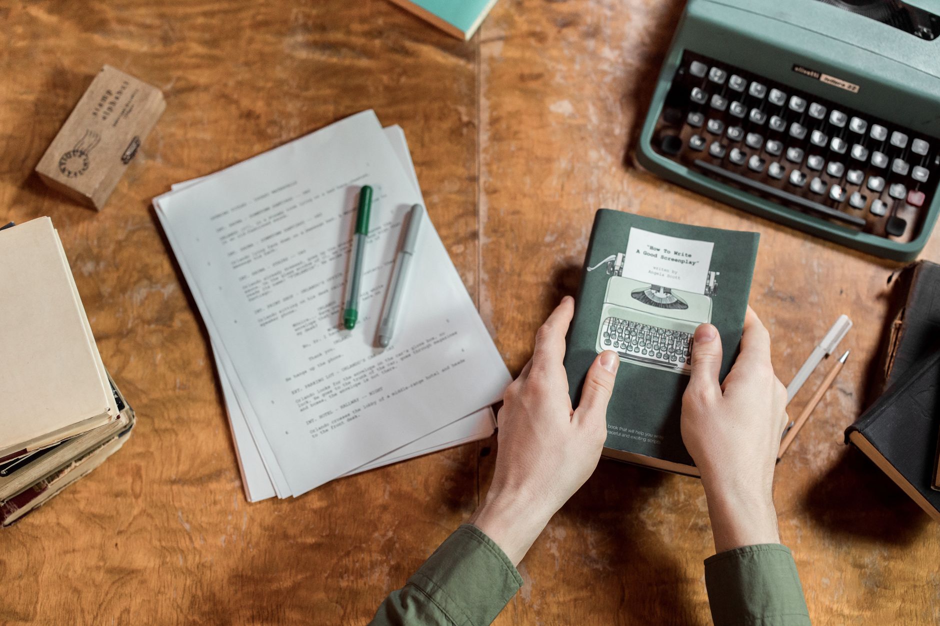 Uni-ball Signo 307 (0.7mm): The Reliable Workhorse — Best Pens for Bullet Journaling: 5 Top Picks for Smooth Writing